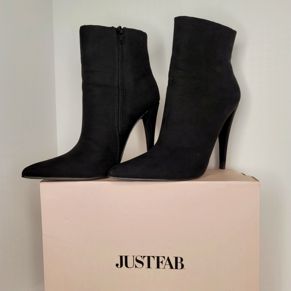 JustFab Black Ames Patterned 4.5” High-Heeled Bootie, 7.5